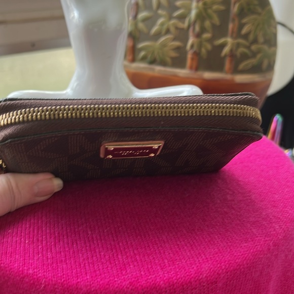 NEW Michael Kors Jetset wallet/wristlet - Picture 5 of 10